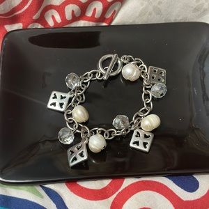 Very pretty charm bracelet